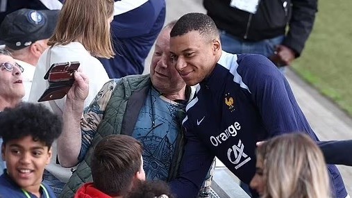 Dịch cúm có dấu hiệu lây lan, Kylian Mbappe bỏ lỡ buổi tập cùng đội tuyển Pháp