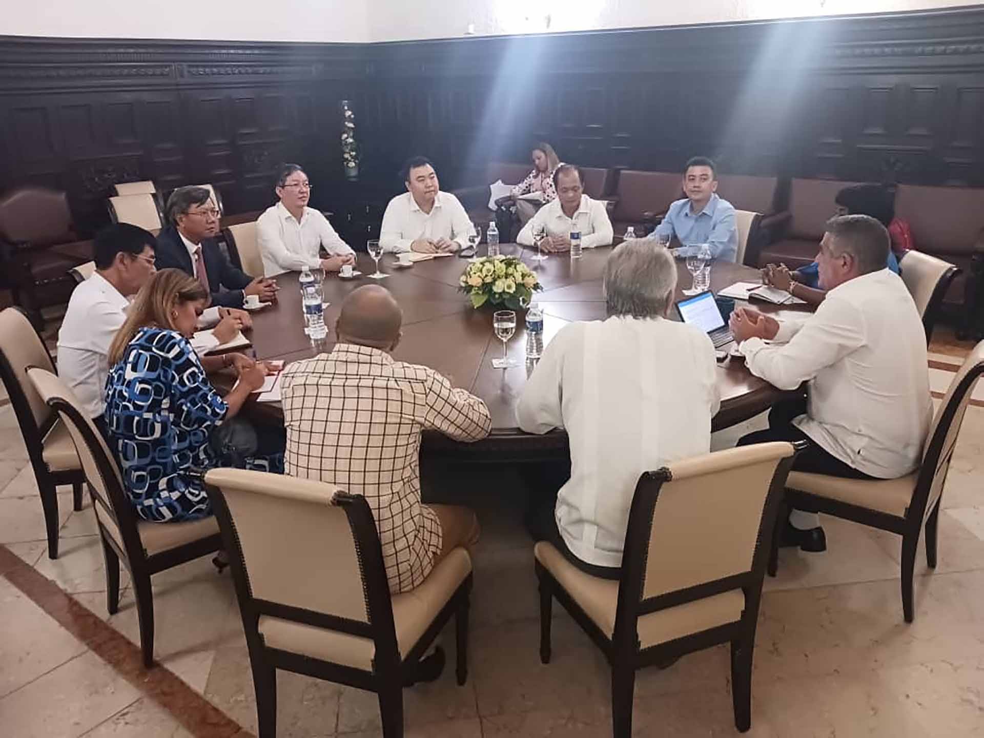 Đoàn đại biểu Hội Nông dân Việt Nam thăm, làm việc tại Cuba