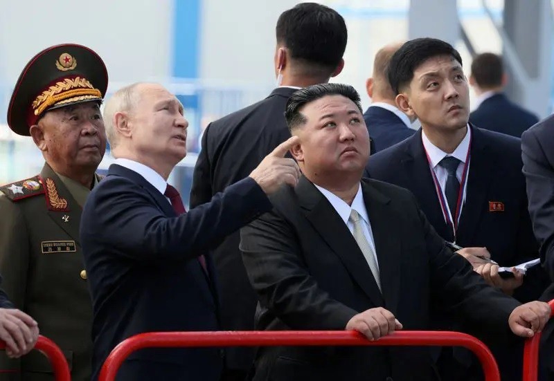 Tổng thống Nga Vladimir Putin và nhà lãnh đạo Triều Tiên Kim Jong Un thăm Vostochny Сosmodrome ở vùng viễn đông Amur, Nga, ngày 13 tháng 9 năm 2023. Sputnik