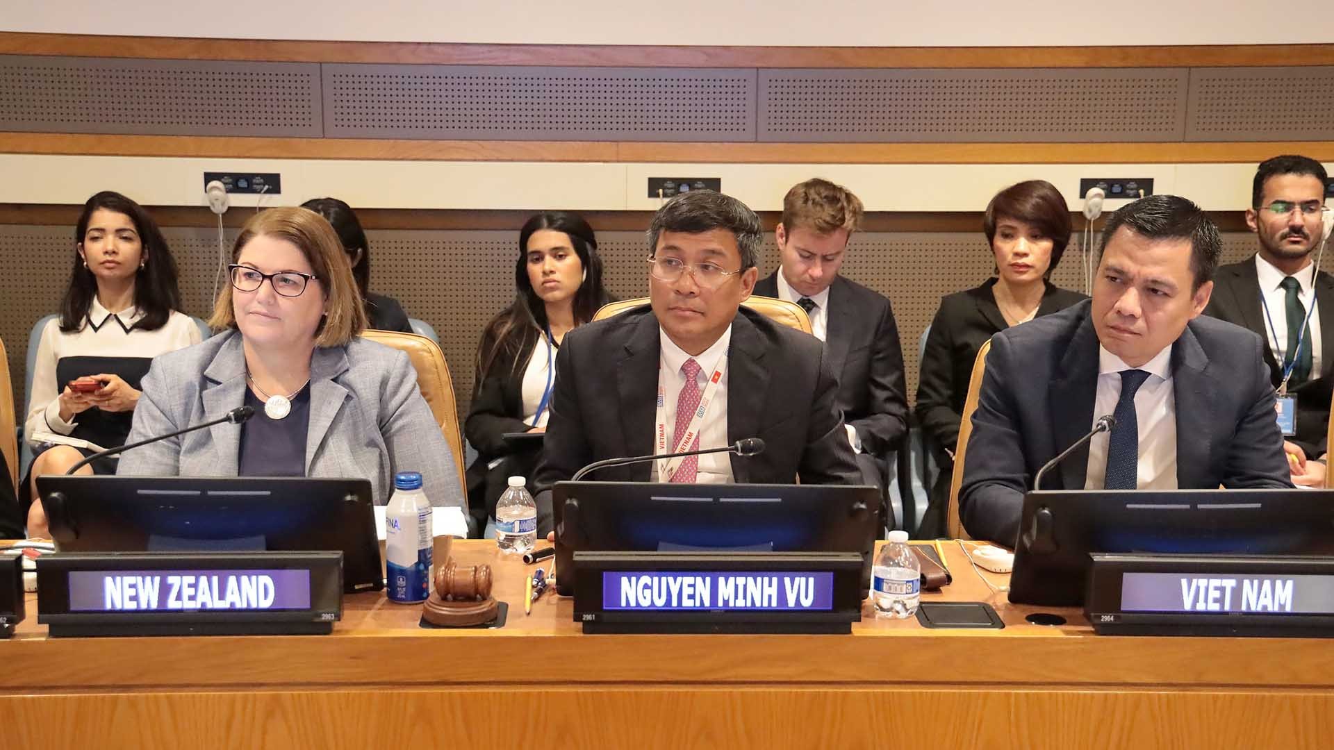 Thứ trưởng Thường trực Nguyễn Minh Vũ chủ trì Hội thảo quốc tế và buổi gặp mặt thường niên của Nhóm bạn bè UNCLOS.