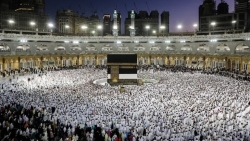 Bất chấp nắng nóng khắc nghiệt, hơn 1 triệu tín đồ Hồi giáo hành hương đến thánh địa Mecca