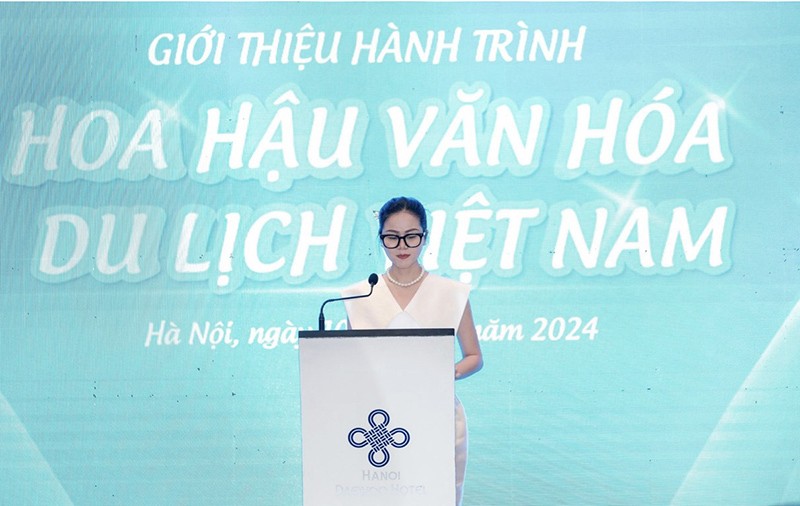 Cindy Hạnh Chu - đại diện đơn vị sản xuất phát biểu tại họp báo Hoa hậu Văn hoá Du lịch Việt Nam.