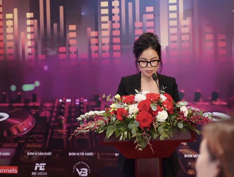 Cindy Hạnh Chu - Đại diện đơn vị sản xuất phát biểu tại Họp báo DJ Star 2022