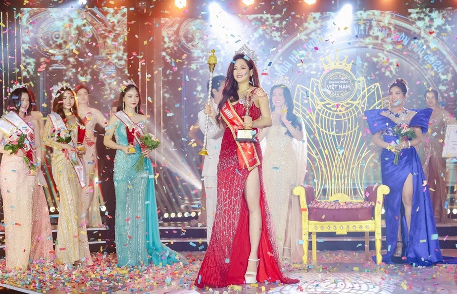 Nguyễn Thị Triều đăng quang Hoa hậu Doanh nhân Việt Nam Toàn cầu 2024