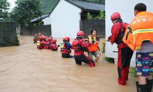 Lũ lụt nghiêm trọng tại miền Nam và miền Đông Trung Quốc khiến hệ thống giao thông tê liệt