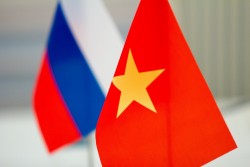 Lãnh đạo Việt Nam-Nga trao đổi thư mừng