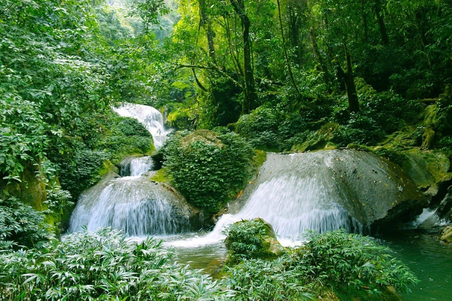 ‘Giải nhiệt’ mùa Hè tại thác Nậm Lúc - Báu vật trên Cao nguyên Sìn Hồ, Lai Châu
