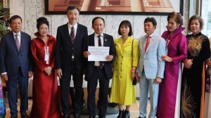 Vietnamese Women & Forum in Europe aids fire-affected traders in Poland