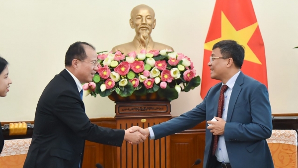 Thứ trưởng Thường trực Bộ Ngoại giao Nguyễn Minh Vũ tiếp Phó Chủ nhiệm Ủy ban Đối ngoại Nhân đại toàn quốc Trung Quốc