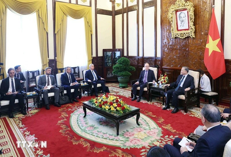 President To Lam receives Russian Ambassador to Vietnam Gennady Bezdetko