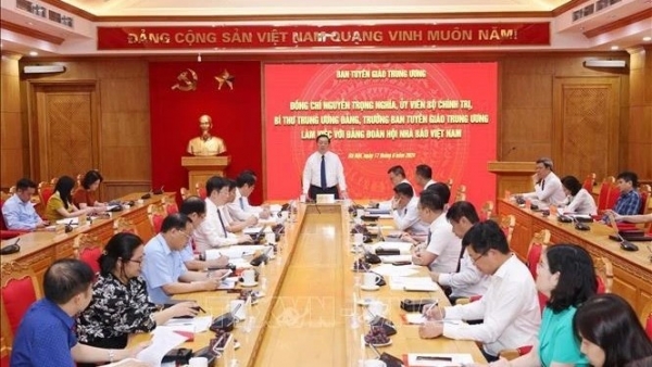 Party Politburo member urges focusing on political and ideological education for journalists