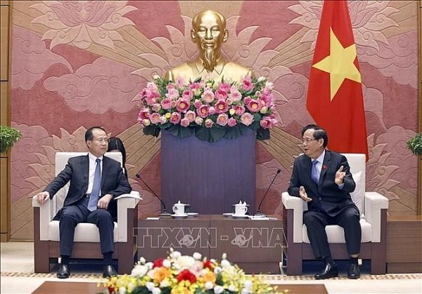 NA Vice Chairman receives Chinese official to promote legislative cooperation