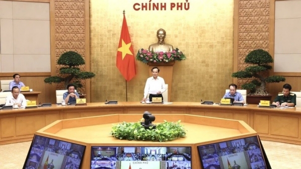 Deputy PM Tran Luu Quang held online conference ordering strict punishment against fishing violations
