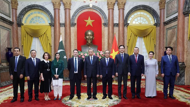 Chủ tịch nước Tô Lâm tiếp tiếp Đại sứ các nước trình Quốc thư