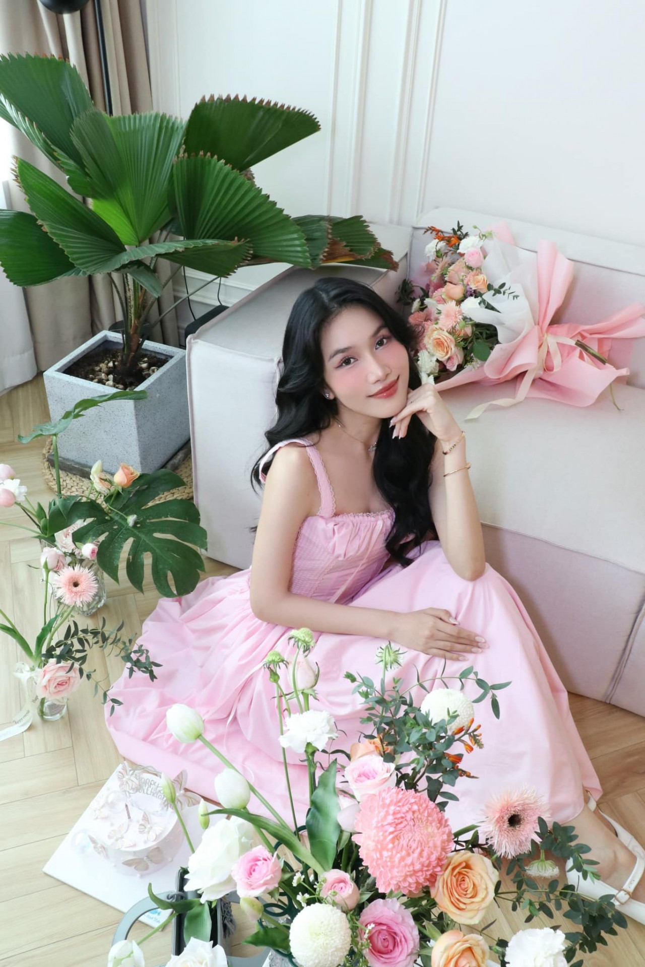 Á hậu Phương Anh