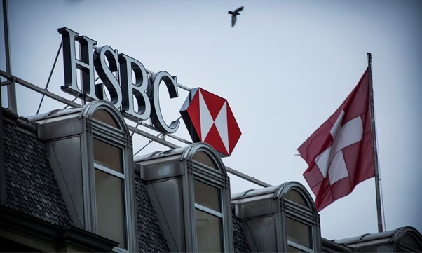 Cơ quan quản lý cho biết, HSBC tại Thụy Sỹ đã không thực hiện kiểm tra đầy đủ về nguồn gốc, mục đích hoặc lý lịch các tài sản liên quan của những đối tượng rửa tiền. (Nguồn: The Guardian)