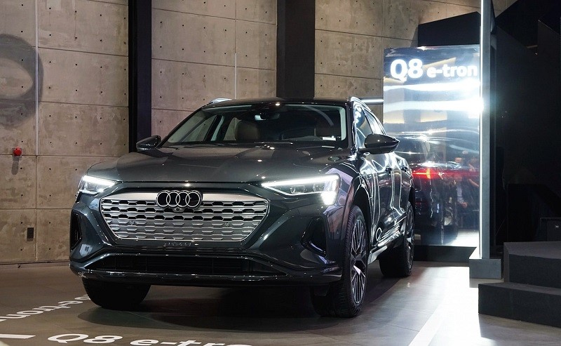 Audi Q8 e-tron chính thức ra mắt khách hàng Việt, giá khởi điểm 3,8 tỷ đồng