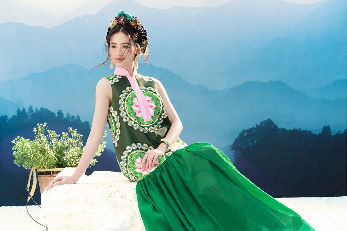 Bộ ảnh Hoa hậu Ý Nhi và hai Á hậu bộ sưu tập mang đậm nét văn hóa vùng cao