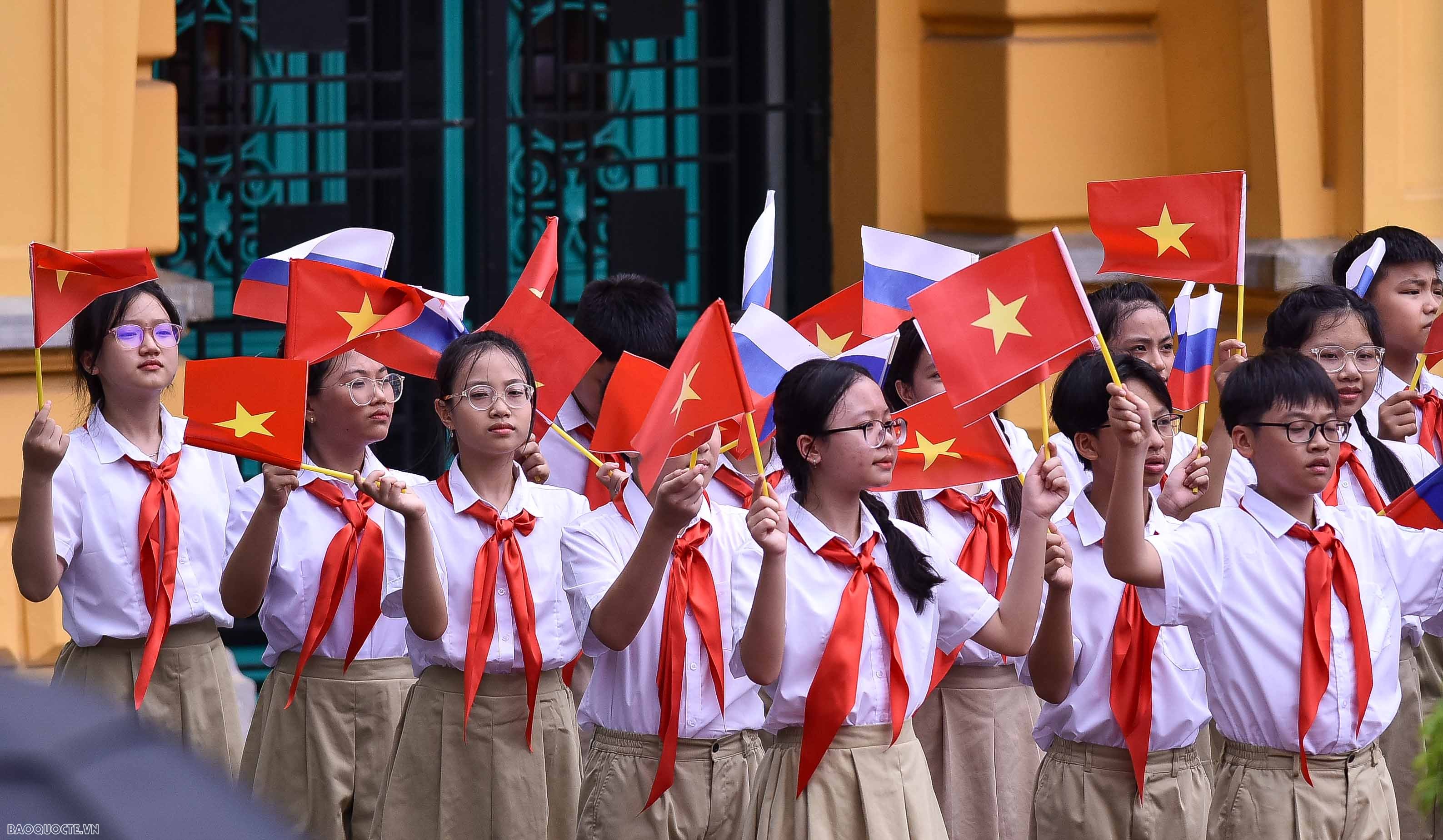 Thứ trưởng Ngoại giao Lê Thị Thu Hằng trả lời phỏng vấn hãng thông tấn TASS về chuyến thăm của Tổng thống Putin