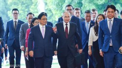 Toàn cảnh Thủ tướng Chính phủ Phạm Minh Chính hội kiến với Tổng thống Nga Vladimir Putin qua ảnh