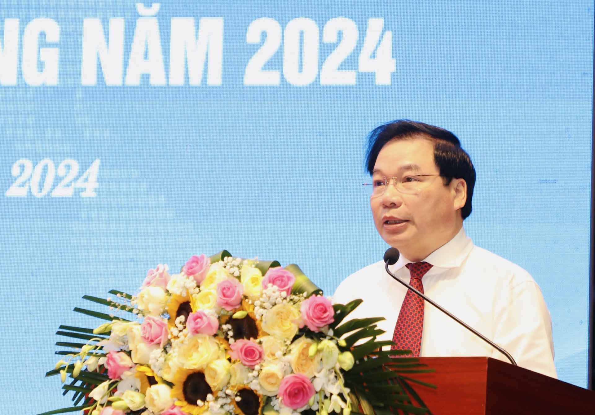 Phó Chủ tịch thường trực UBND tỉnh Ninh Bình Tống Quang Thìn phát biểu chào mừng Hội nghị.