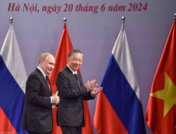 Tổng thống Putin xúc động khi nhận được tình cảm từ những người bạn chí tình của nước Nga