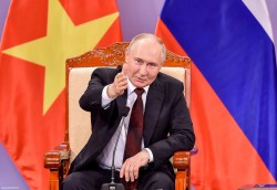 Tổng thống Putin bận rộn làm gì trong hai ngày ở Việt Nam?