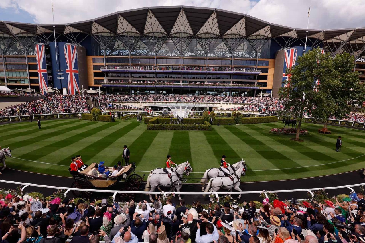 Royal Ascot 2024: Những chiếc mũ có một không 2 tại lễ đua ngựa thường niên của Hoàng gia Anh