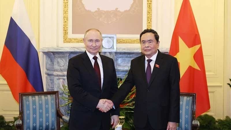NA Chairman Tran Thanh Man meets with Russian President Vladimir Putin