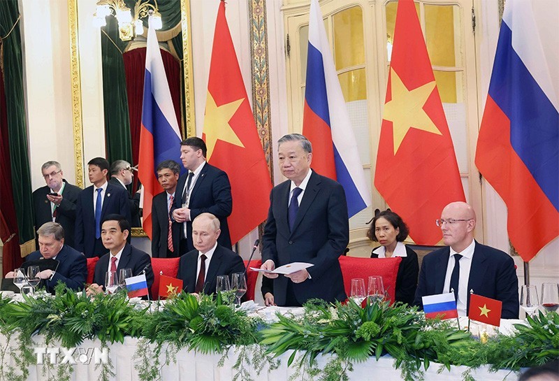 President To Lam hosts banquet in honour of Russian President Vladimir Putin