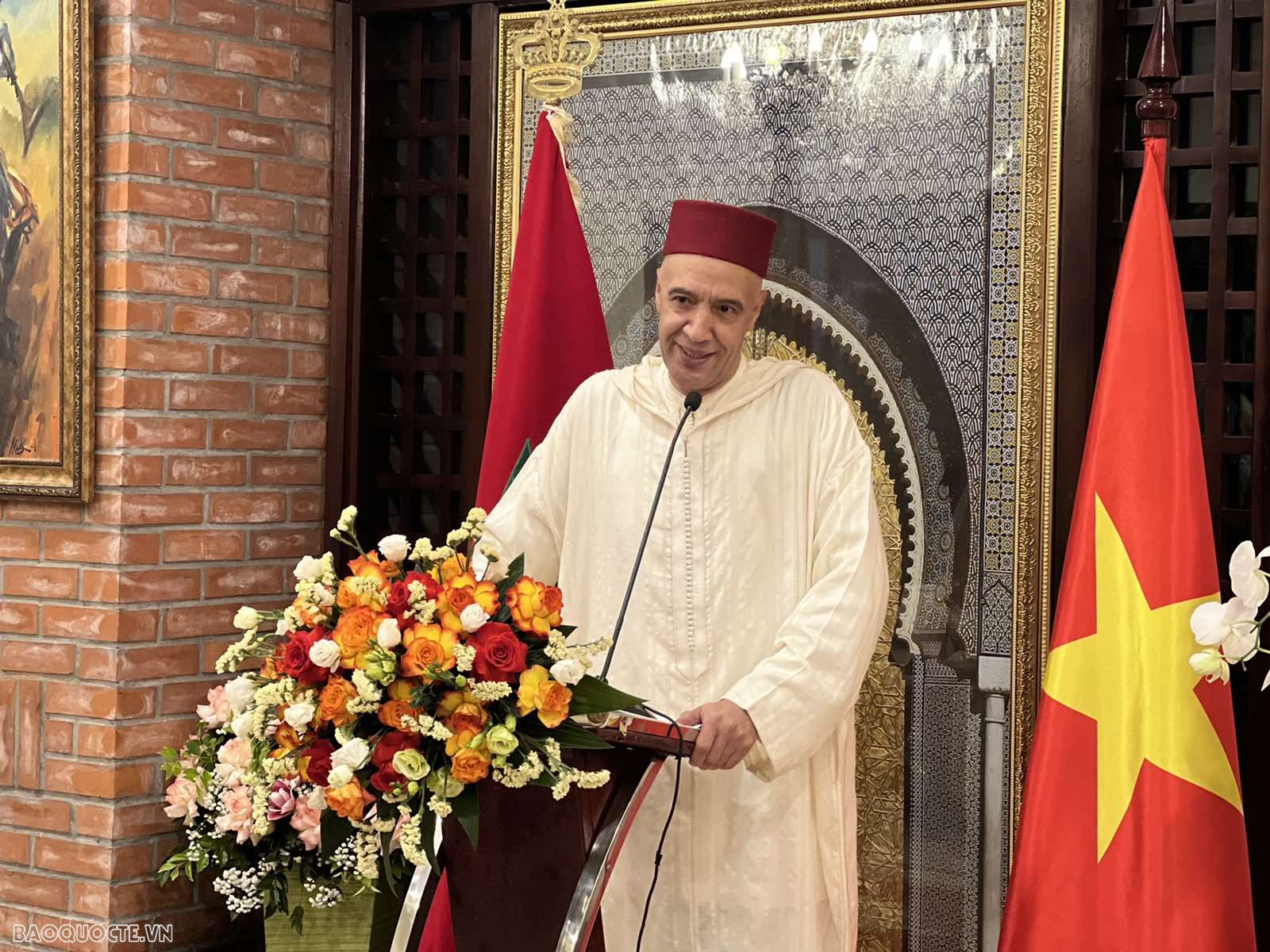 Đại sứ Đặng Thị Thu Hà nhận Huân chương Hoàng gia Morocco
