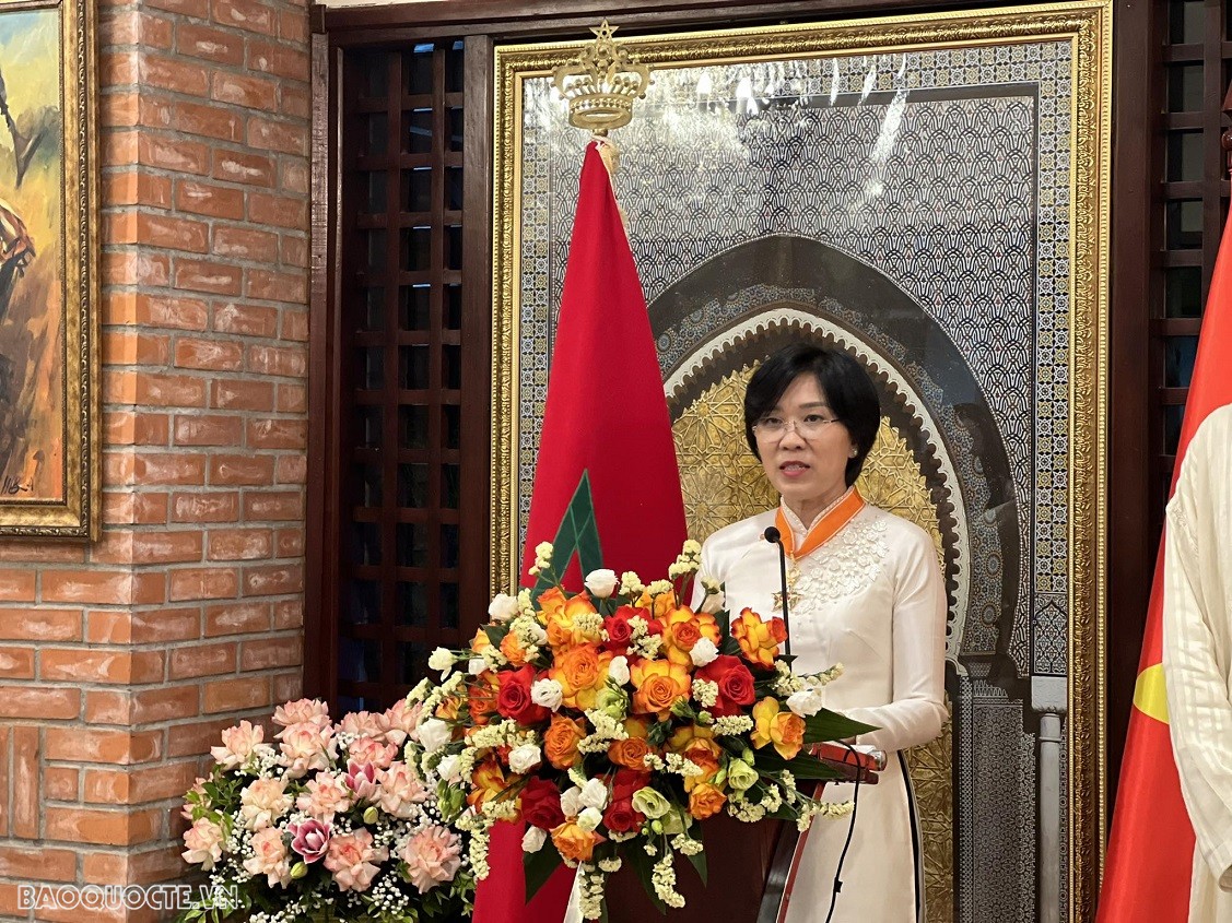 Đại sứ Đặng Thị Thu Hà đón nhận Huân chương Hoàng gia Morocco