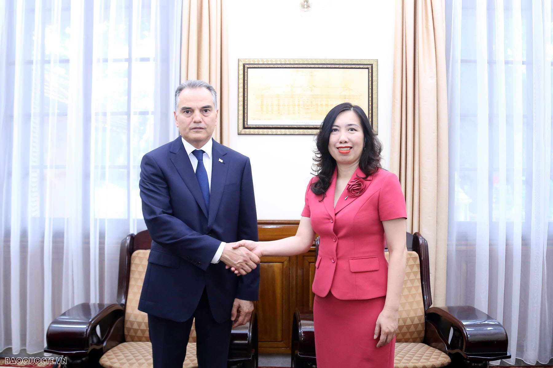 Thứ trưởng Ngoại giao Lê Thị Thu Hằng tiếp các Đại sứ Turkmenistan, Iceland sang Việt Nam trình Quốc thư