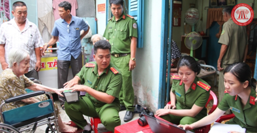 Thực hiện cấp thẻ căn cước mới ngay tại nhà cho những người già yếu, khuyết tật