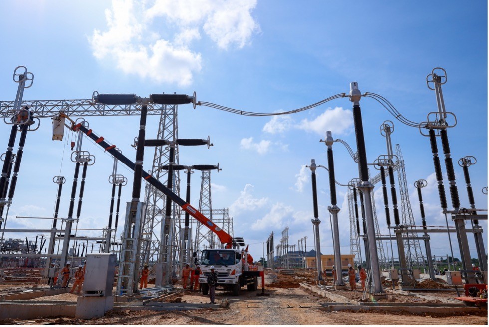 The 500kV Circuit-3 Quang Trach-Pho Noi power transmission line project has a total length of about 519km. (Photo: VNA)