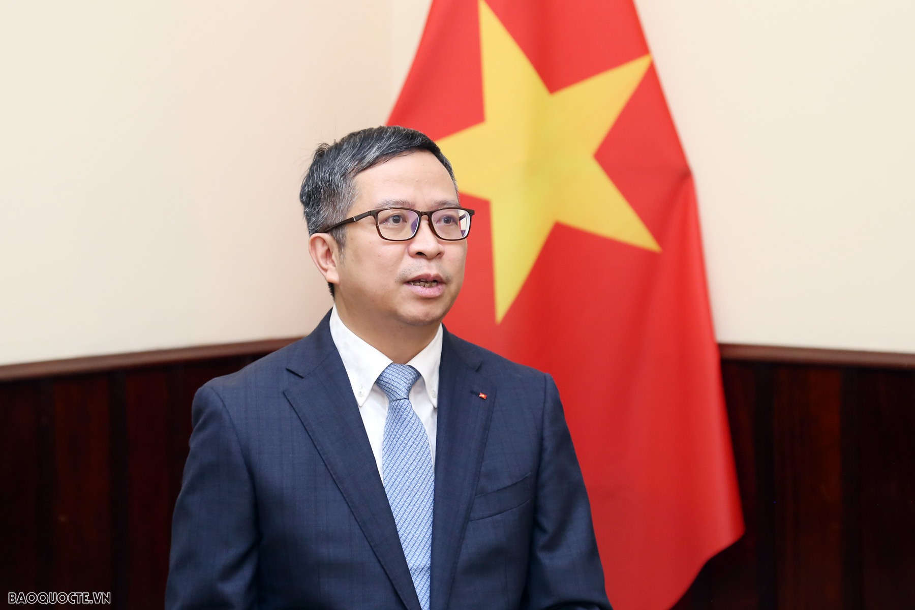 Thứ trưởng Ngoại giao Phạm Thanh Bình trả lời phỏng vấn báo chí trước chuyến công tác của Thủ tướng Phạm Minh Chính tham dự Hội nghị WEF Đại Liên