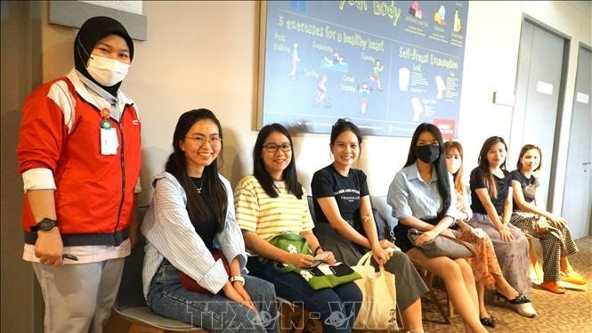 Hỗ trợ chăm sóc sức khoẻ cho cộng đồng người Việt ở Malaysia