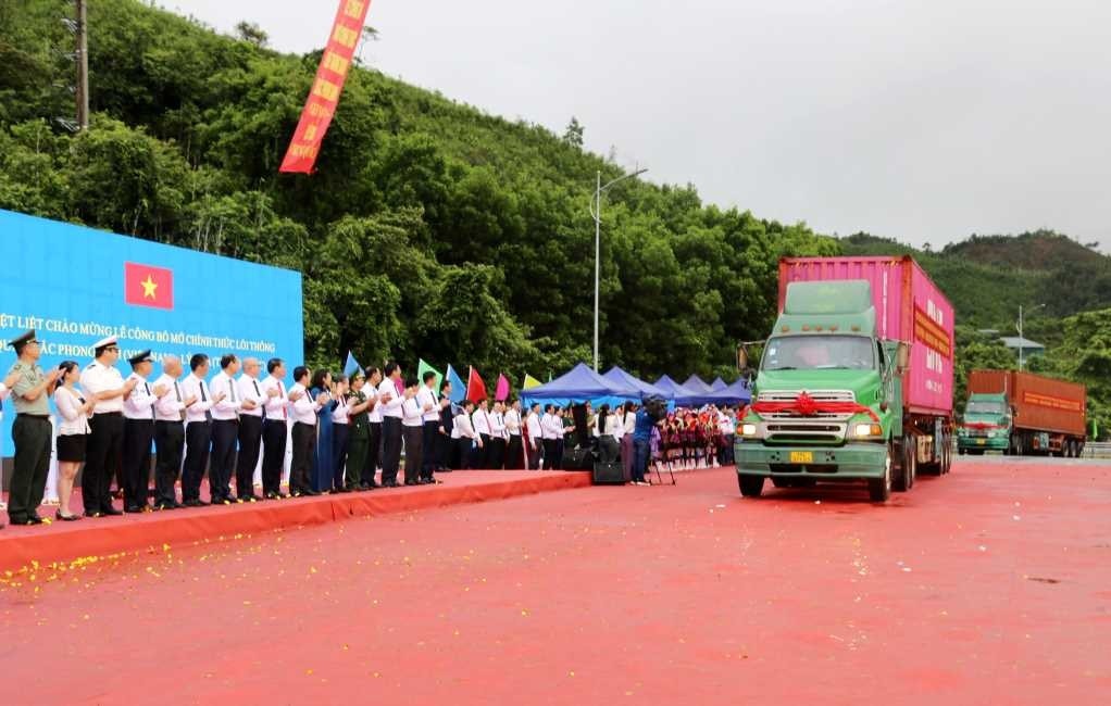 Lễ công bố mở chính thức cặp cửa khẩu song phương Hoành Mô (Việt Nam) - Động Trung (Trung Quốc)