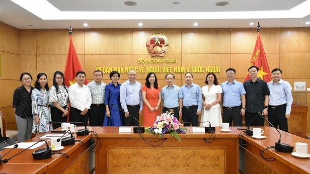 Tăng cường phối hợp trong công tác đối với người Việt Nam ở nước ngoài
