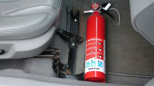 Xe ô tô từ mấy chỗ thì phải trang bị bình chữa cháy trên xe?