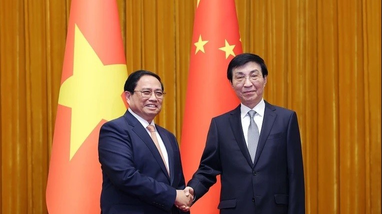 PM Pham Minh Chinh meets with Chairman of Chinese People's Political Consultative Conference in Beijing