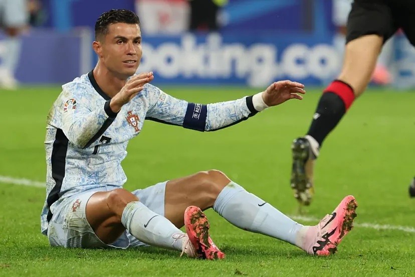 Cristiano Ronaldo không thể ghi bàn vòng bảng EURO 2024