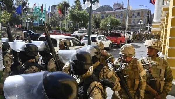 Đảo chính ở Bolivia: Tướng quân đội cầm đầu, Tổng thống Luis Ace hiệu triệu người dân hành động, bổ nhiệm tư lệnh mới