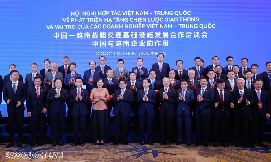 Hội nghị hợp tác Việt Nam-Trung Quốc về phát triển hạ tầng chiến lược giao thông và vai trò của các doanh nghiệp Việt Nam-Trung Quốc. Hội nghị hợp tác Việt Nam Trung Quốc về phát triển hạ tầng chiến lược giao thông và vai trò của các doanh nghiệp Việt Nam-Trung Quốc.