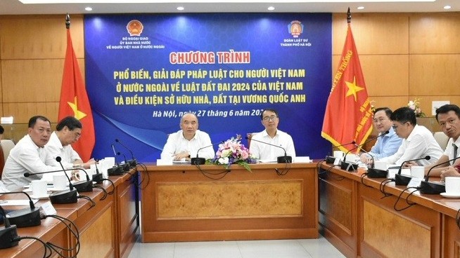 Phổ biến và giải đáp về Luật Đất đai 2024 cho người Việt Nam ở nước ngoài