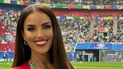 Hoa hậu truyền cảm hứng cho tuyển Slovakia trước trận gặp đội tuyển Anh