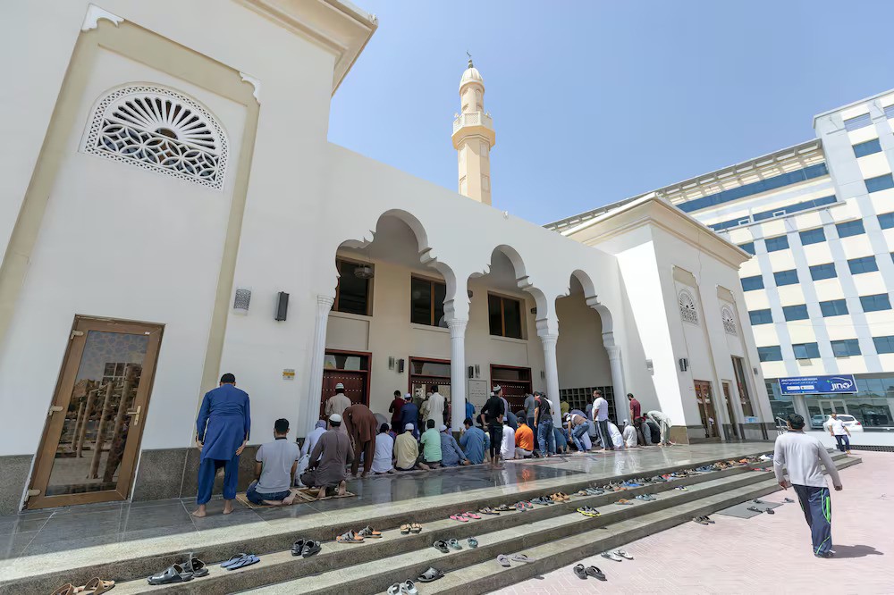 Nhiệt độ ở ngưỡng 50 độ C, UAE rút ngắn bài giảng tại các thánh đường Hồi giáo