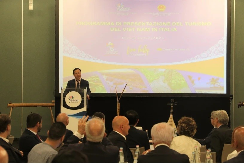 Đại sứ Việt Nam tại Italy Dương Hải Hưng phát biểu tại chương trình giới thiệu du lịch Việt Nam. (Nguồn: TTXVN)