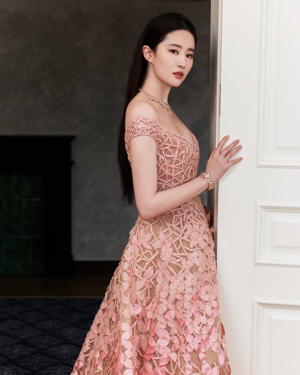 Sau phim  Cách để Lưu Diệc Phi giữ thân hình cân đối và làn da căng mịn