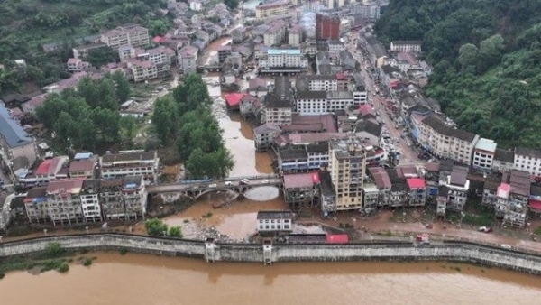 Trung Quốc ban hành cảnh báo mưa lớn mức nghiêm trọng nhất